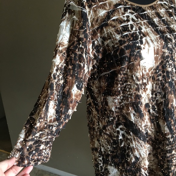 JM COLLECTION ANIMAL PRINT RUFFLE GOLD SHIMMER TOP - Picture 6 of 8